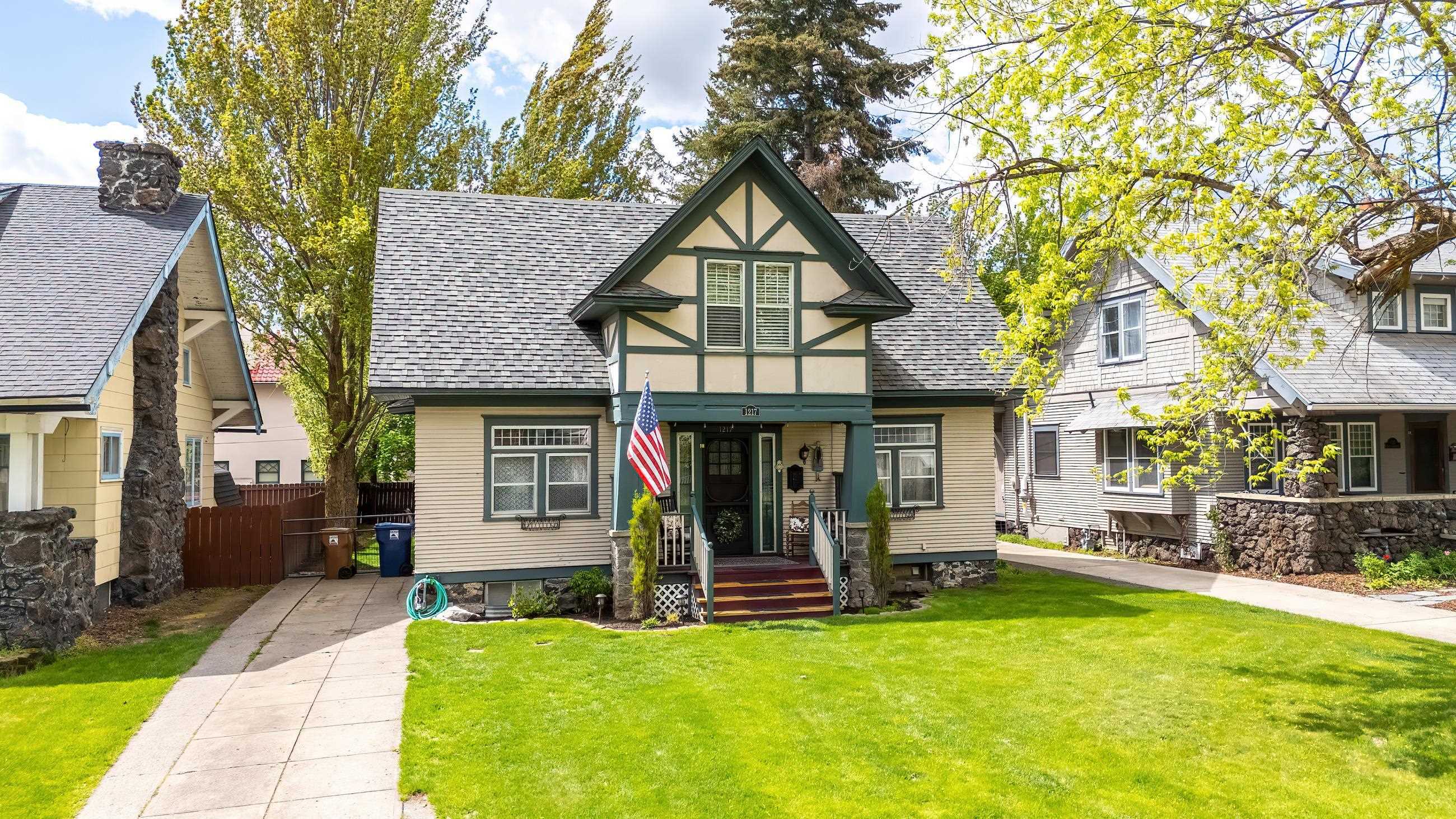 Property Photo: 1217 N Sherwood Ave WA 99201