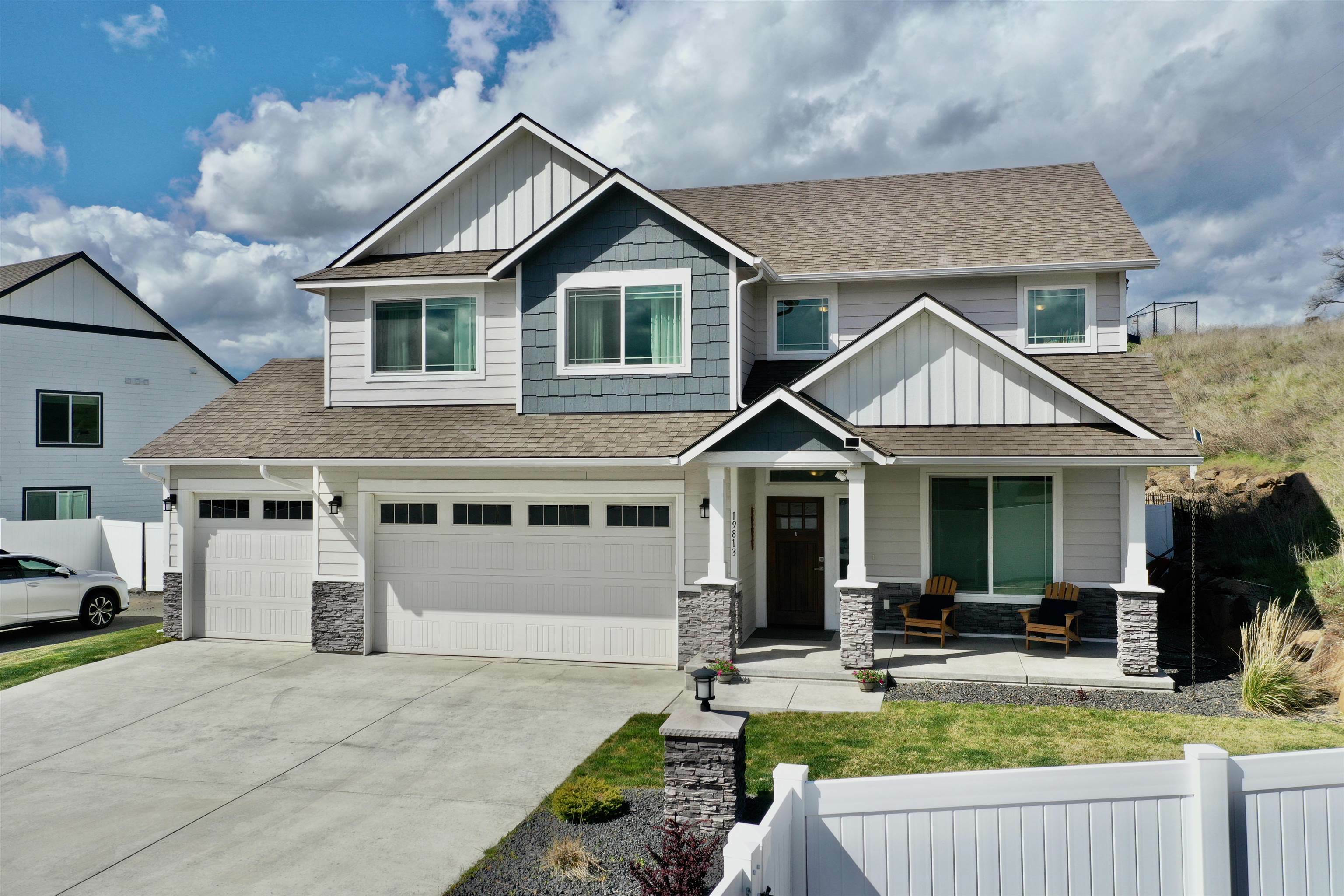 Property Photo: 19813 E Twin Bridges Ln WA 99016