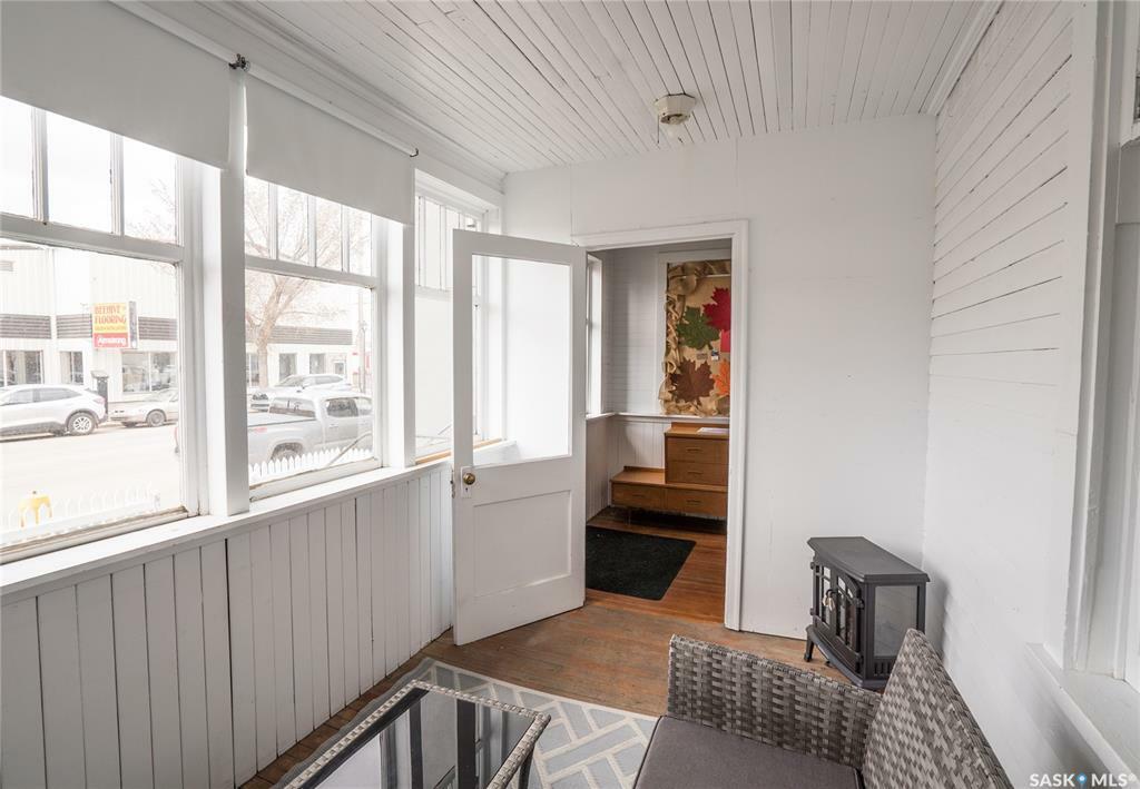 Property Photo: 318 C Avenue S SK S7M 1N4