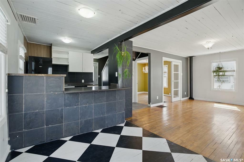 Property Photo: 1212 F Avenue N SK S7L 1X3