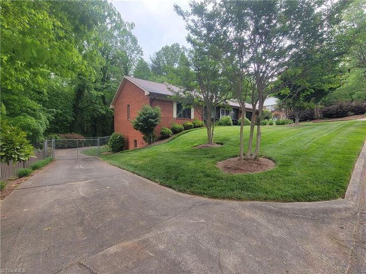 Property Photo: 512 Finley Street NC 28659