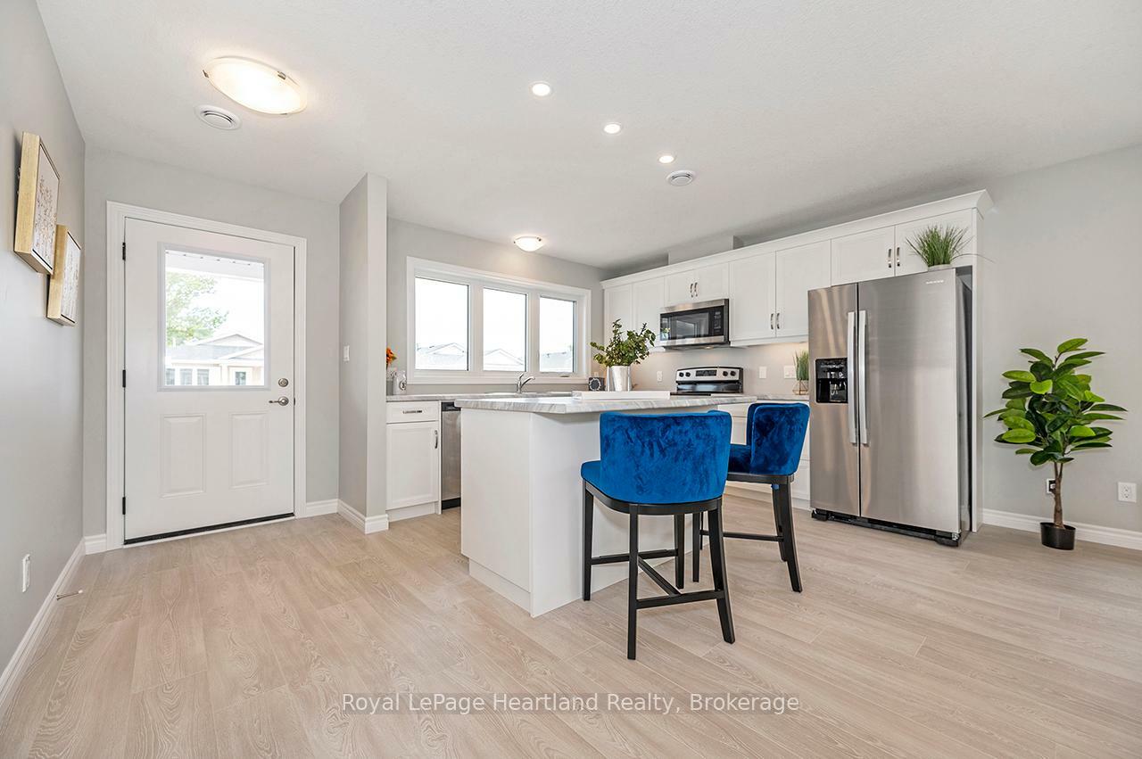 Property Photo: 22 Bluffs View Boulevard ON N7A 0C6