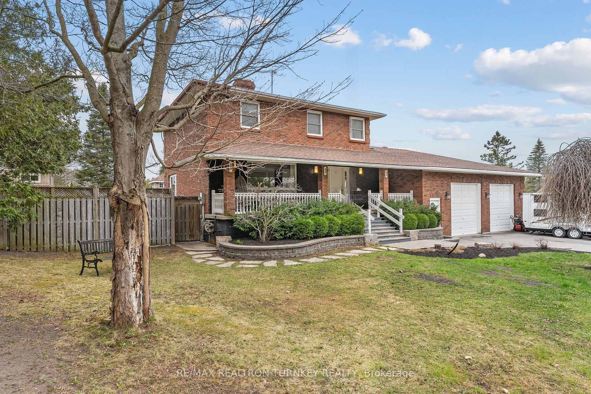 10 Dafoe Street  Uxbridge ON L0E 1T0 photo