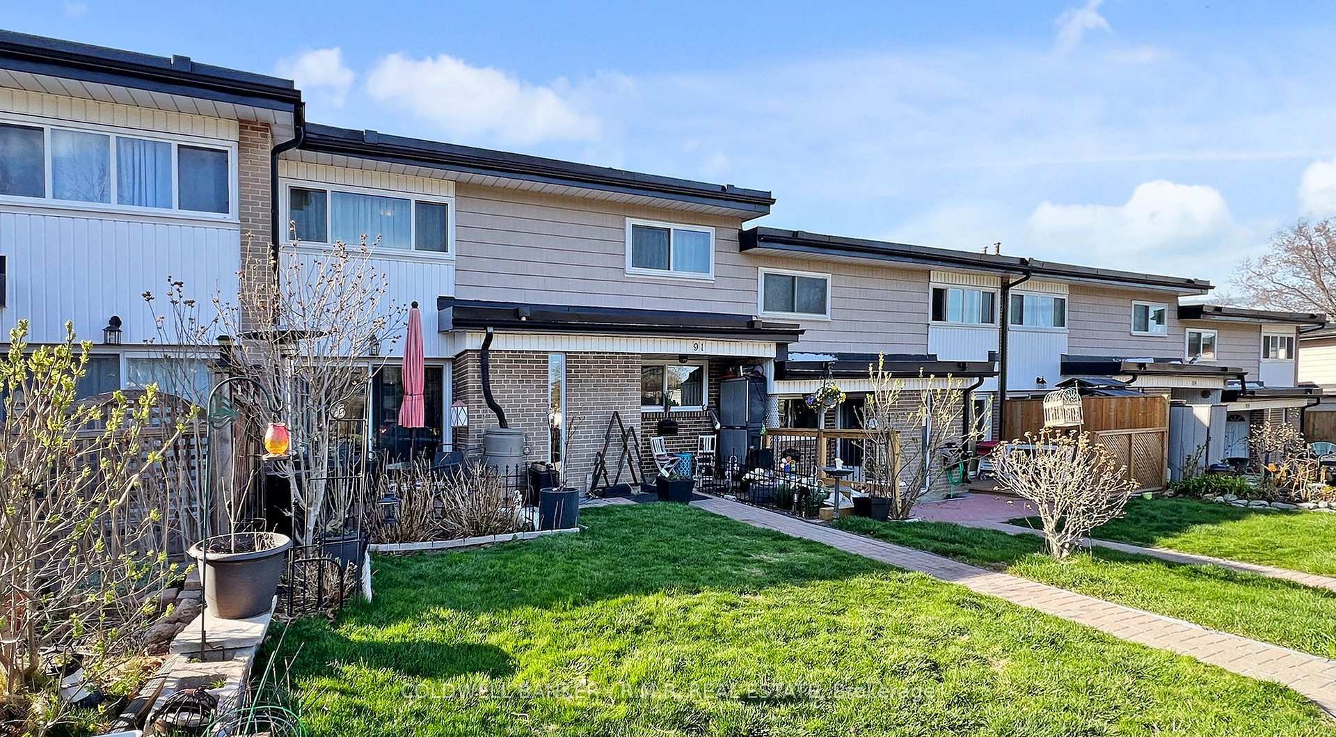 Property Photo: 925 Bayly Street 91 ON L1W 1L4