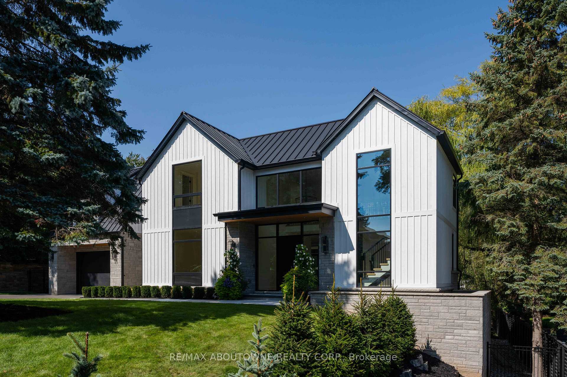 233 Lakewood Drive  Oakville ON L6K 1B3 photo
