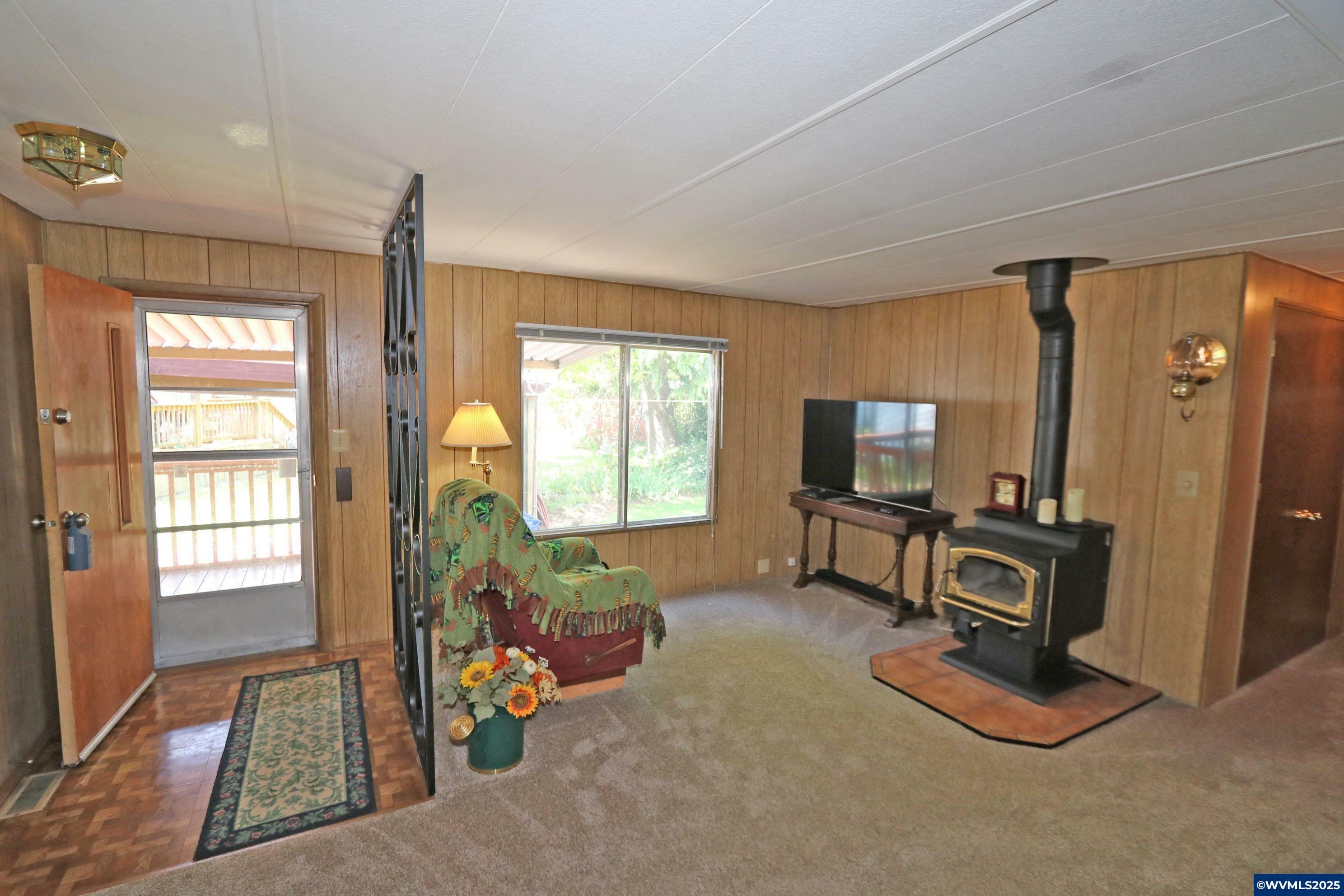 Property Photo: 4637 Amber St NE OR 97301