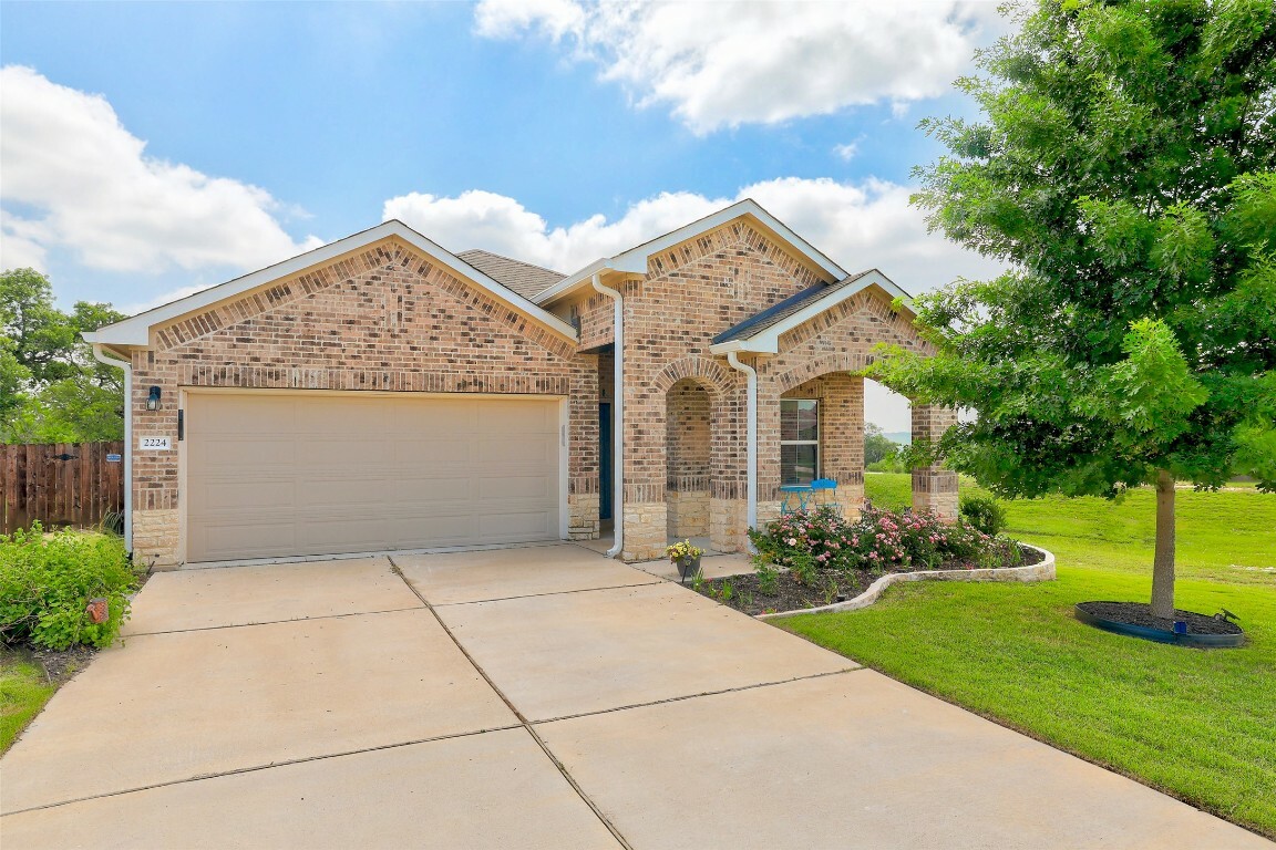 Property Photo: 2224 Singletree Bend Bend TX 78628