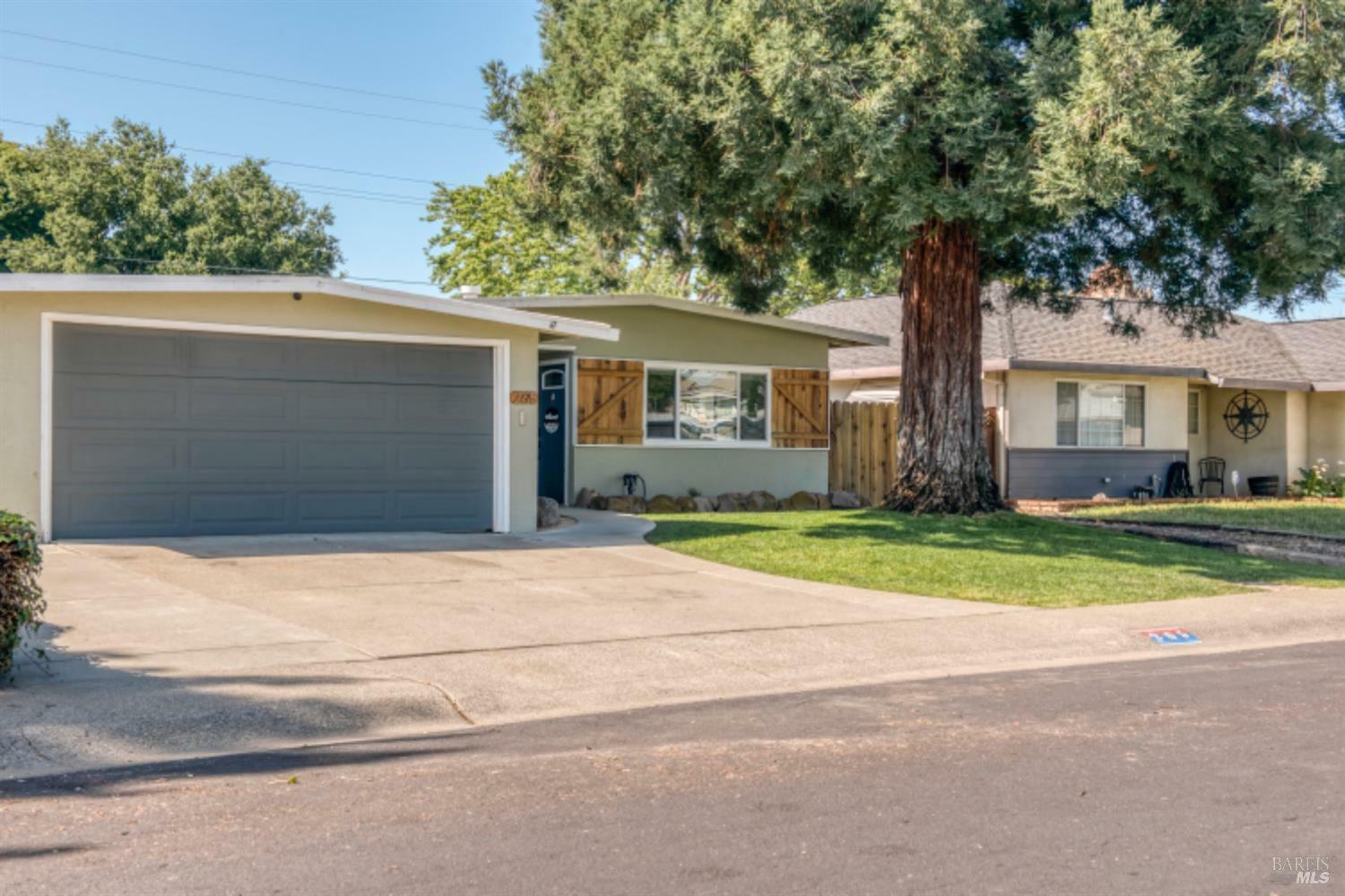 Property Photo: 265 Juniper Street CA 95688