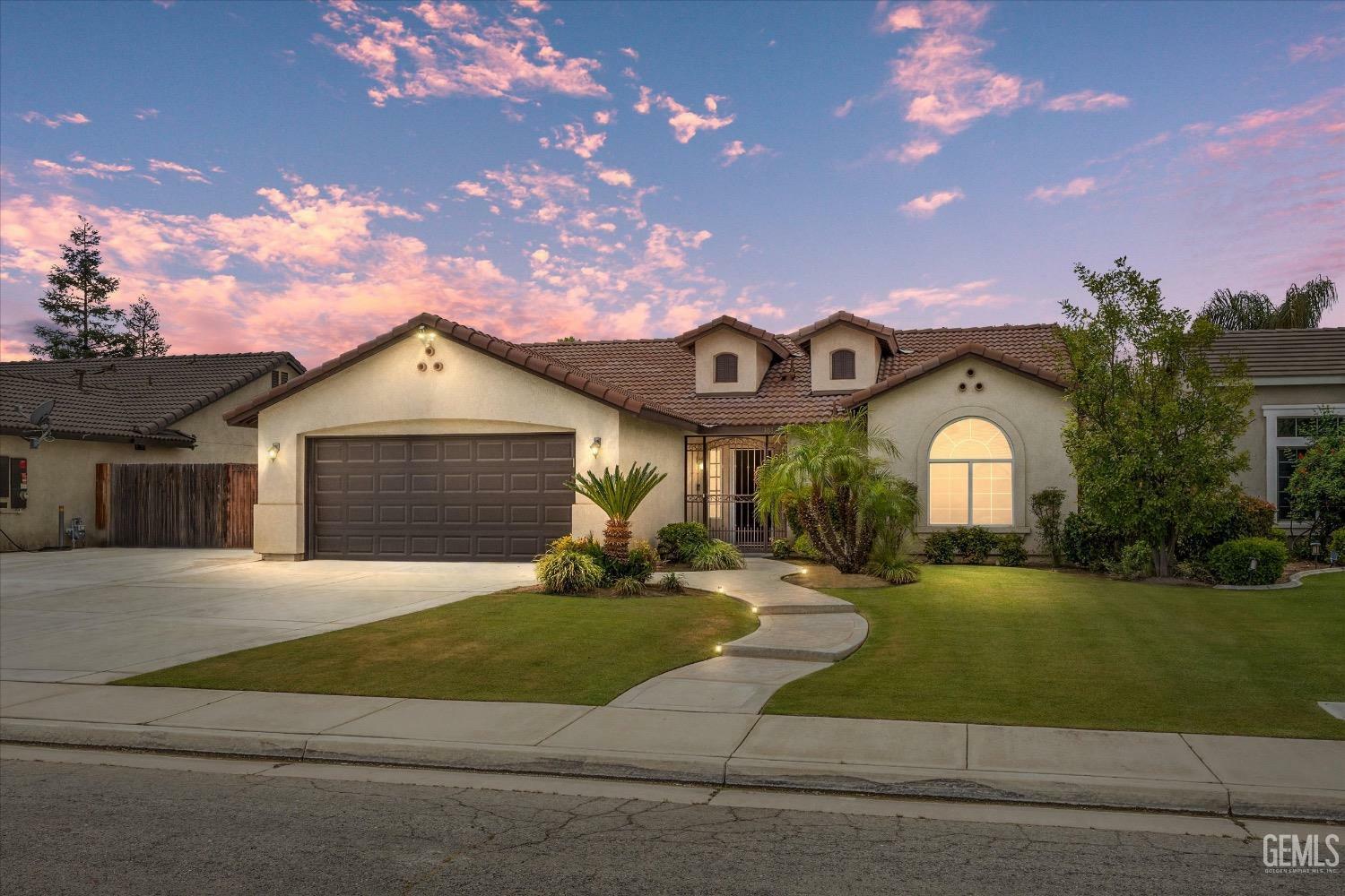 Property Photo: 301 W Lido Isle Way CA 93314