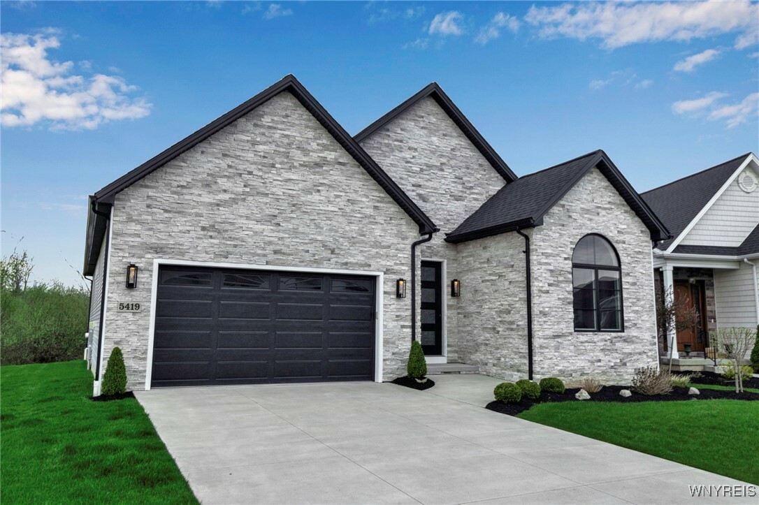Property Photo: 5419 Alderbrook Lane NY 14031