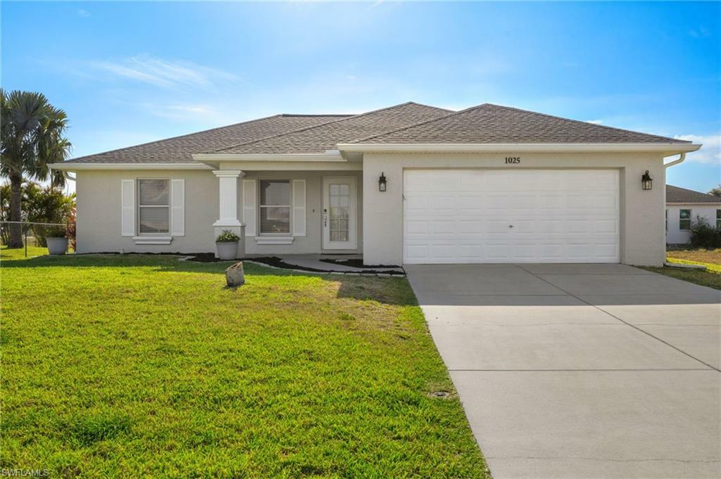 Property Photo: 1025 NE 4th Ave FL 33909