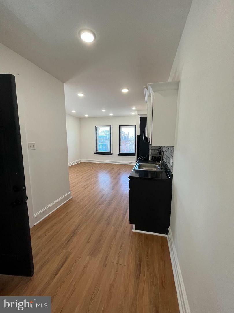 Property Photo: 853 Wynnewood Road 3 PA 19151