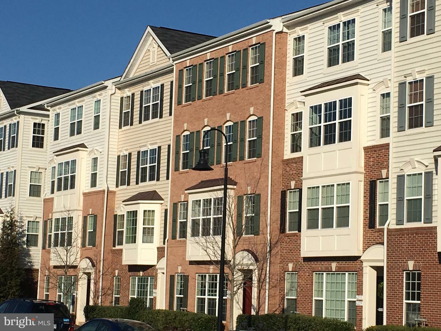 Property Photo: 6225 Aster Haven Circle VA 20169