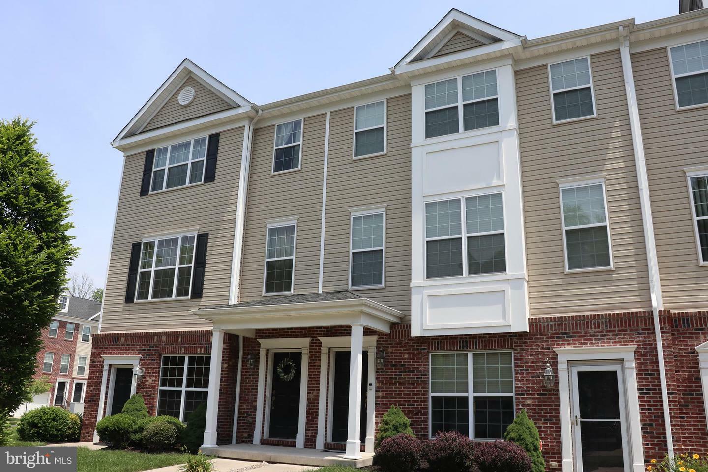 Property Photo: 178 Creekside Way NJ 08016