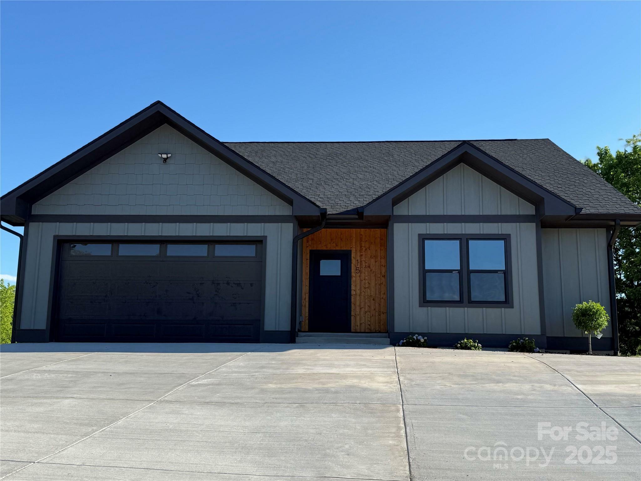 Property Photo: 15 Woodchuck Cove NC 28701