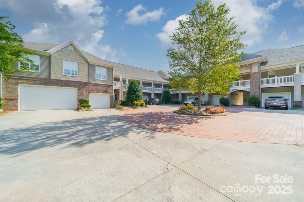 Property Photo: 9047 Rosalyn Glen Road NC 28031