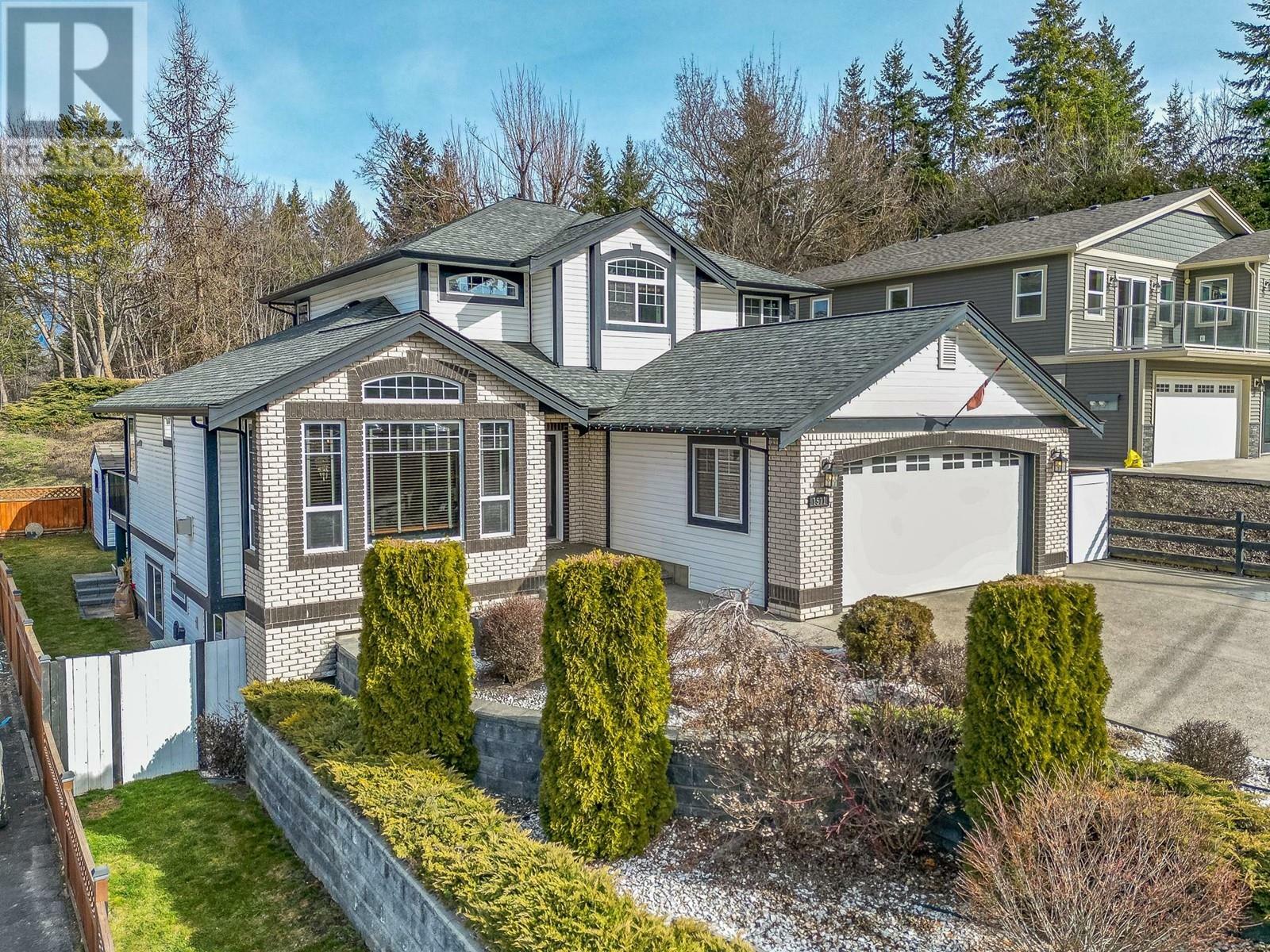 1571 20 Avenue Northeast  Salmon Arm BC V1E 3X8 photo