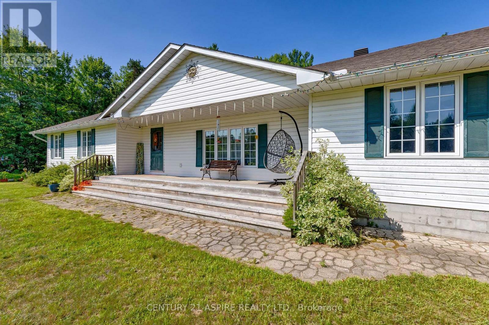 Property Photo: 54 Evergreen Drive ON K8A 6W7