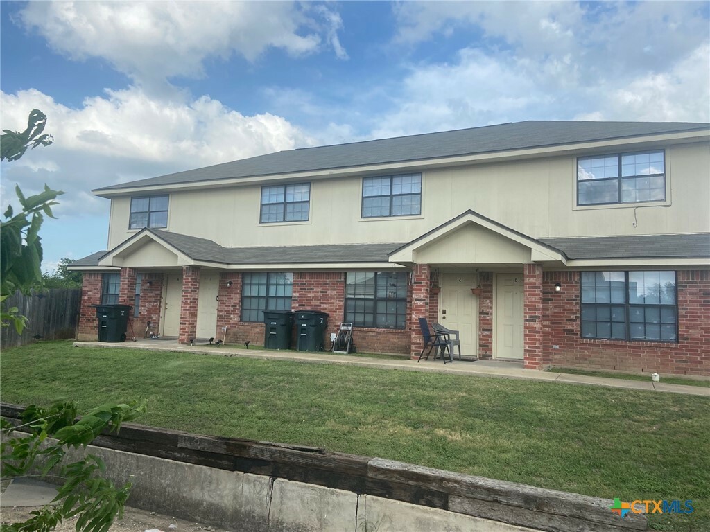 Property Photo: 1009 Lansberry Court A,B,C,D TX 76549