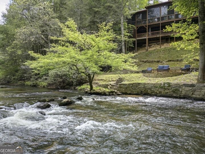 Property Photo:  360 Cascade Point  GA 30540