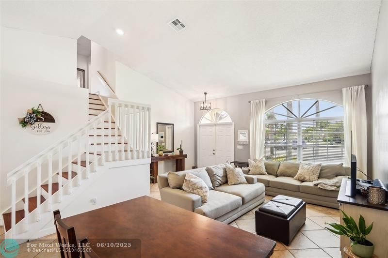 Property Photo: 1339 SW 181st Ave FL 33029