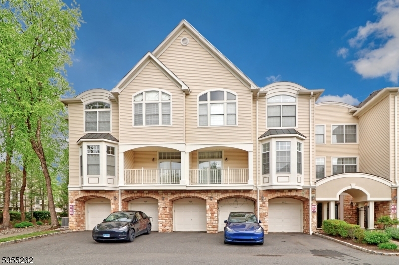 Property Photo: 410 Turlington Ct NJ 07039