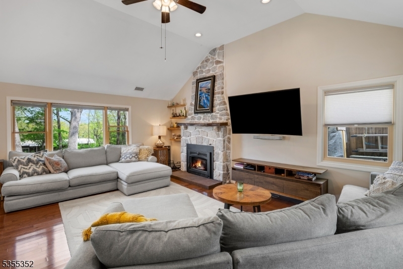 Property Photo: 10 Lakeview Rd NJ 07843