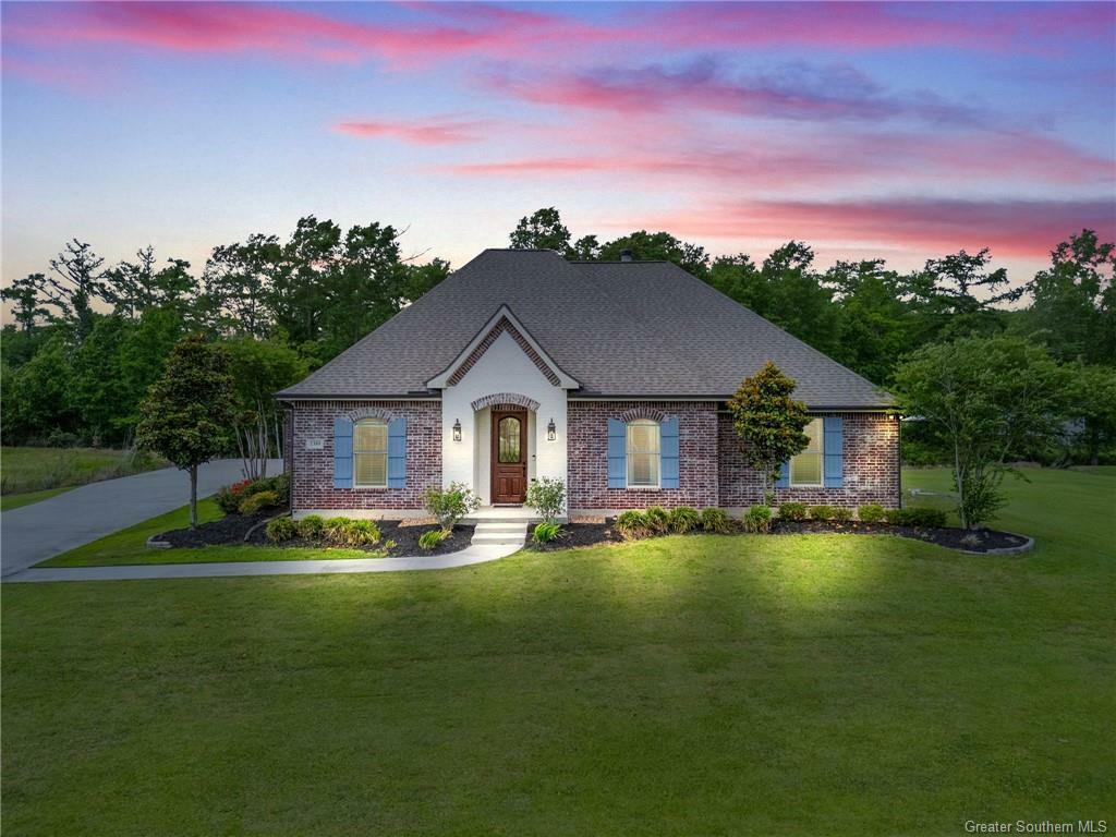 Property Photo: 1389 Ravenhurst Drive LA 70611