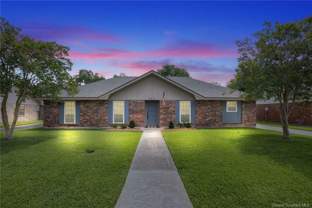 Property Photo: 4531 E Meadow Lane LA 70605