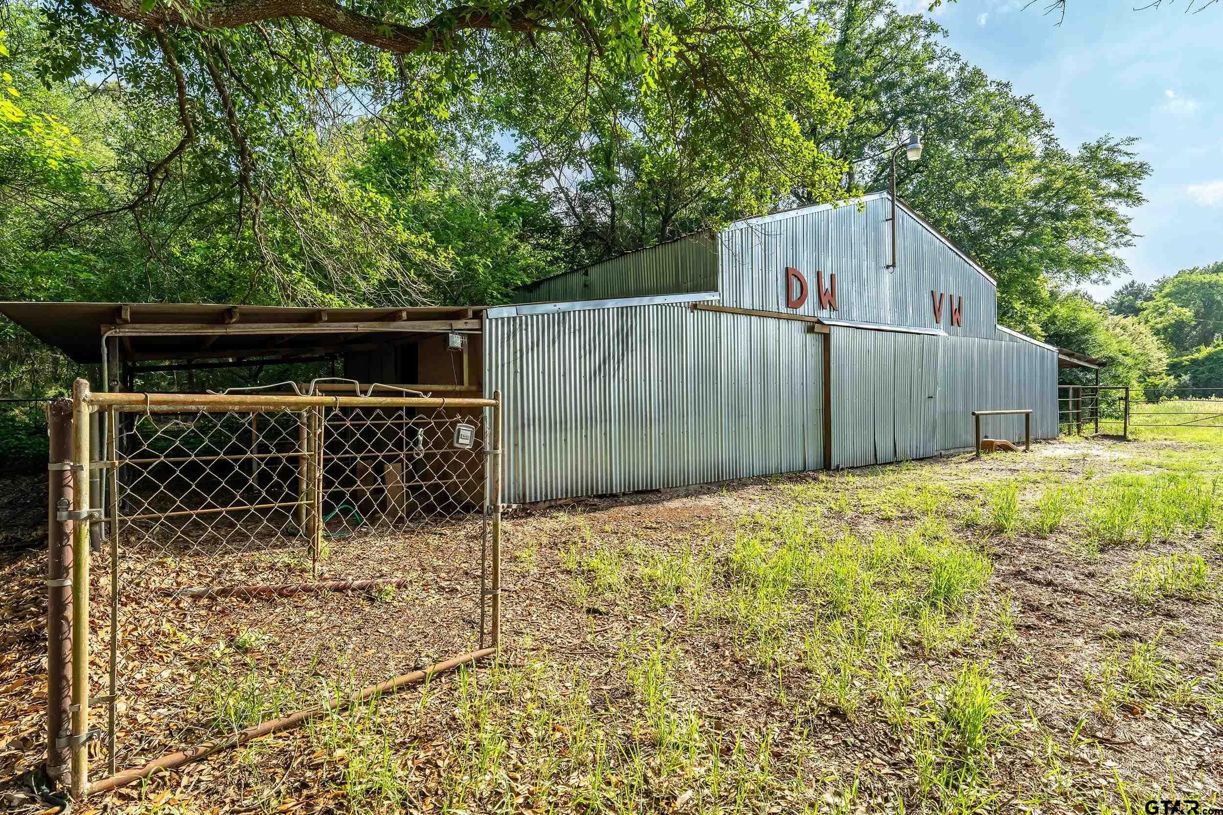 Property Photo: 883 Pr 7402 TX 75765