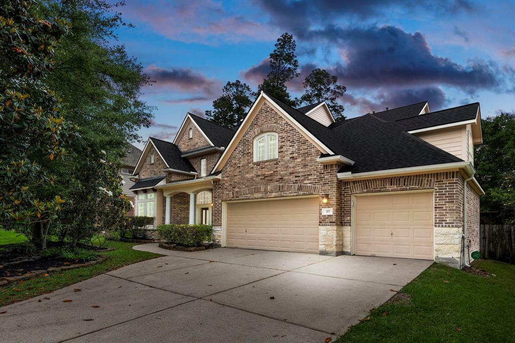 Property Photo: 27 Caulfield Court TX 77382