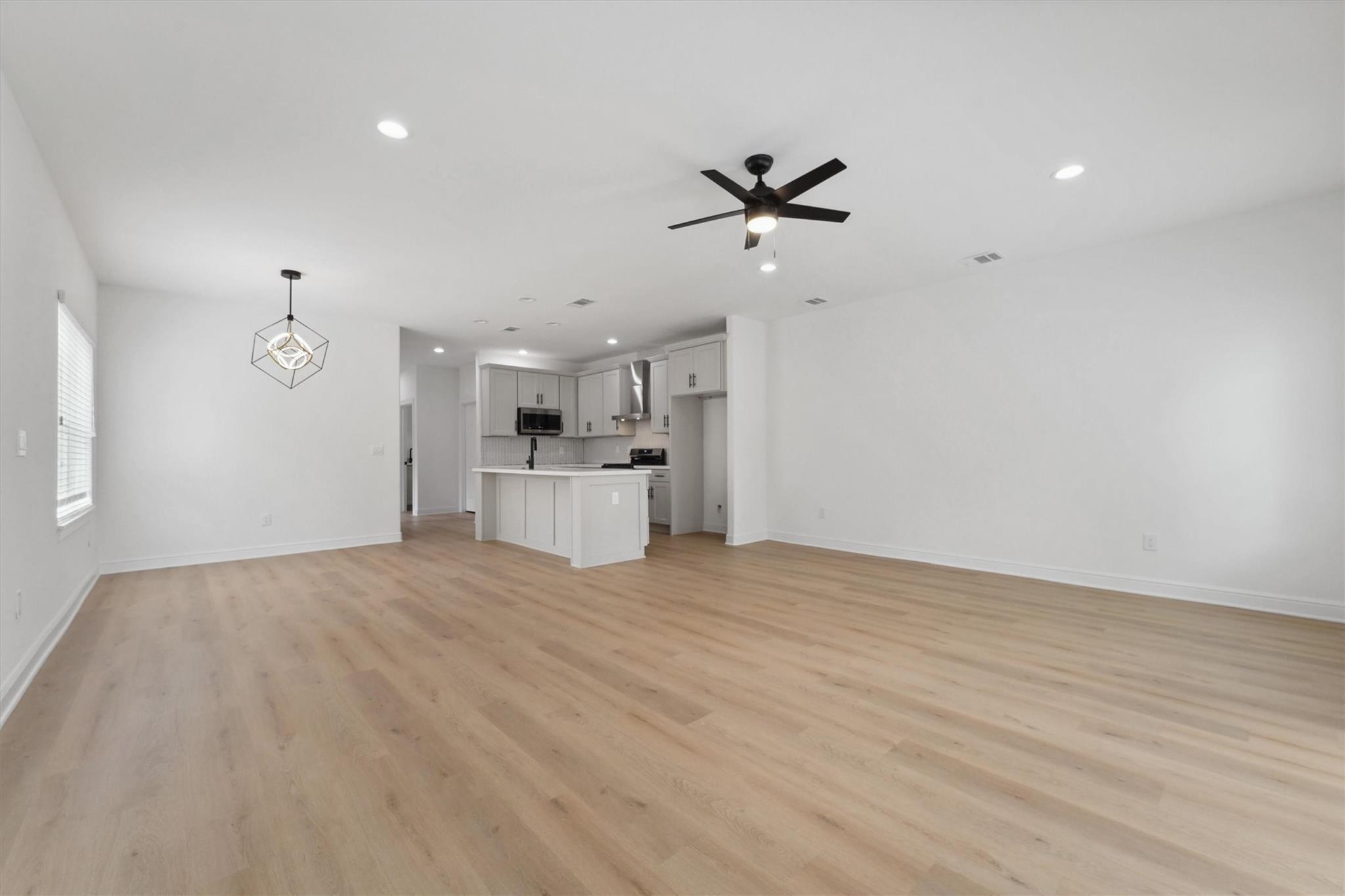Property Photo: 5013 Golden Forest Drive TX 77091