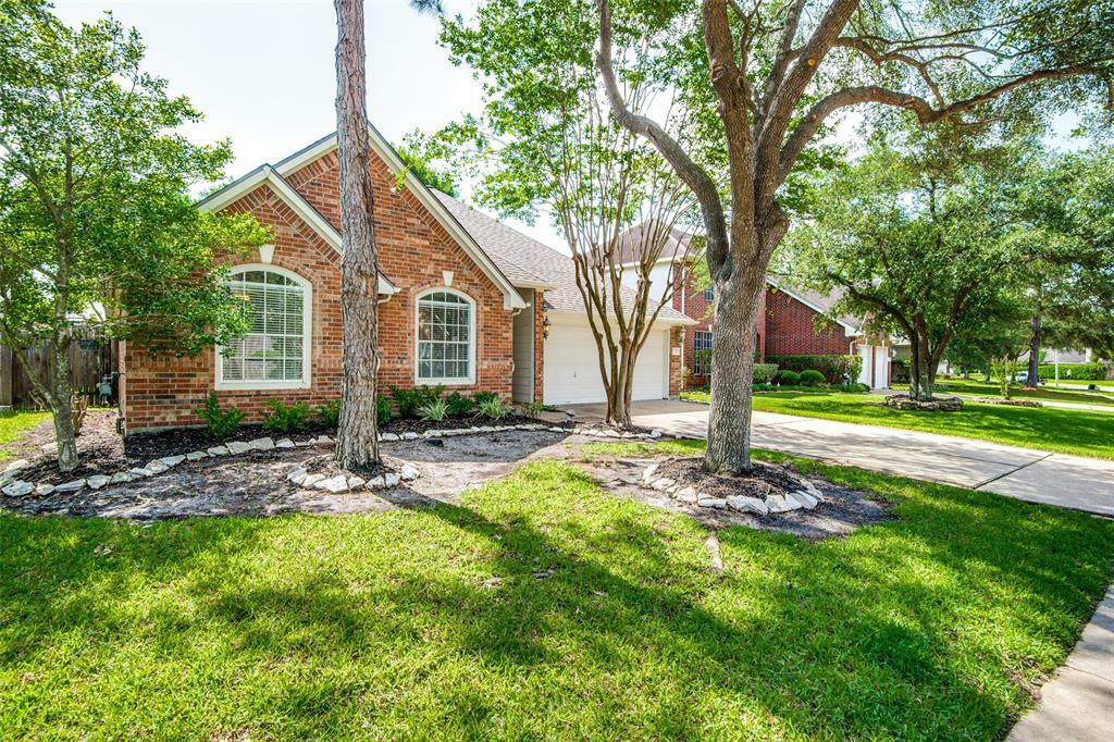 Property Photo: 7302 Hollow Field Lane TX 77433