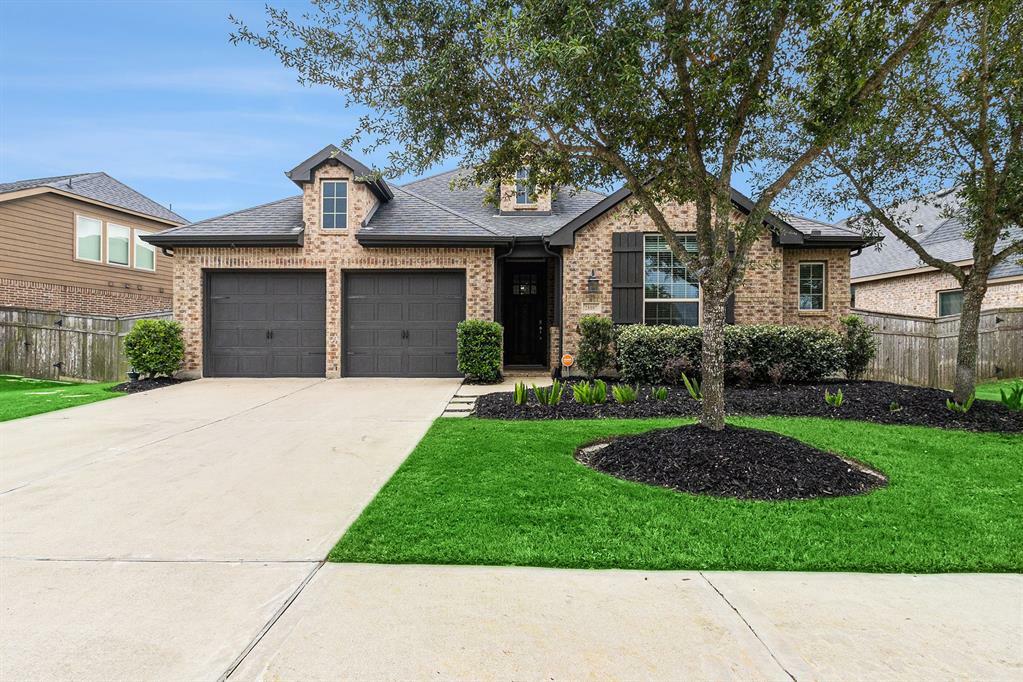 Property Photo: 28007 Castle Park Lane TX 77441