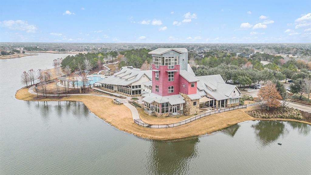Property Photo: 28007 Castle Park Lane TX 77441
