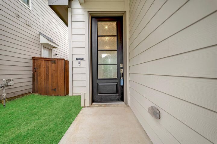 Property Photo: 4127 Champlain Way TX 77583