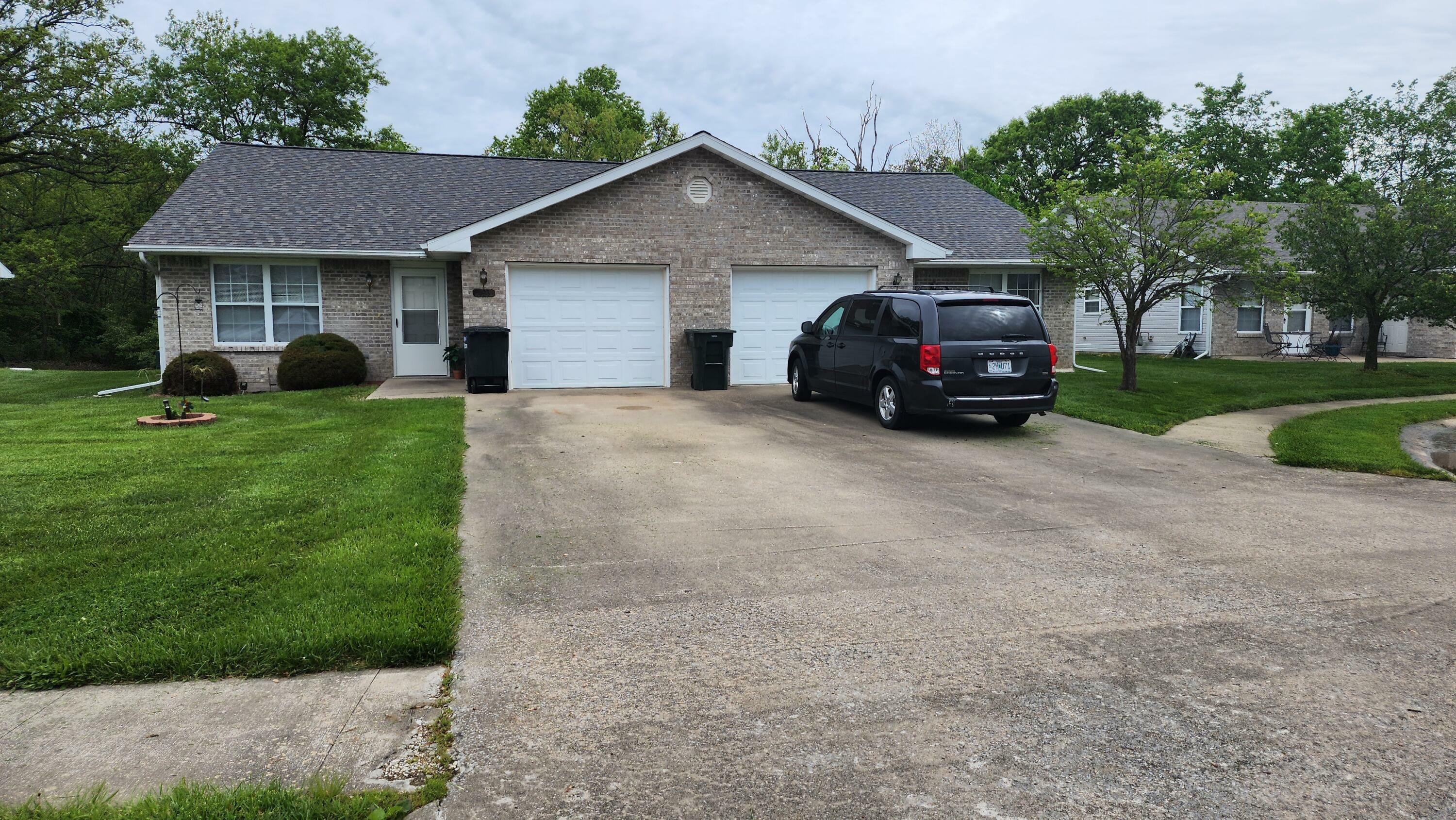 Property Photo: 493-495 Sabre Circle MO 65251