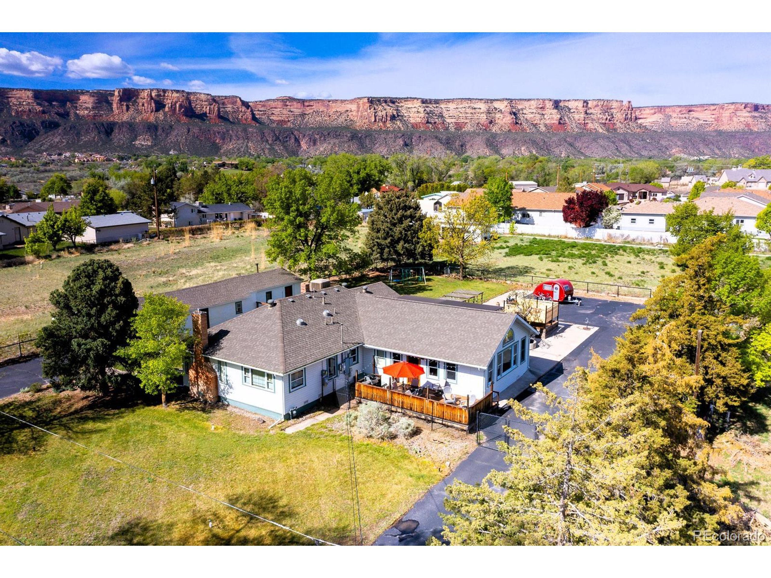 Property Photo: 587 21 1/8 Rd CO 81507