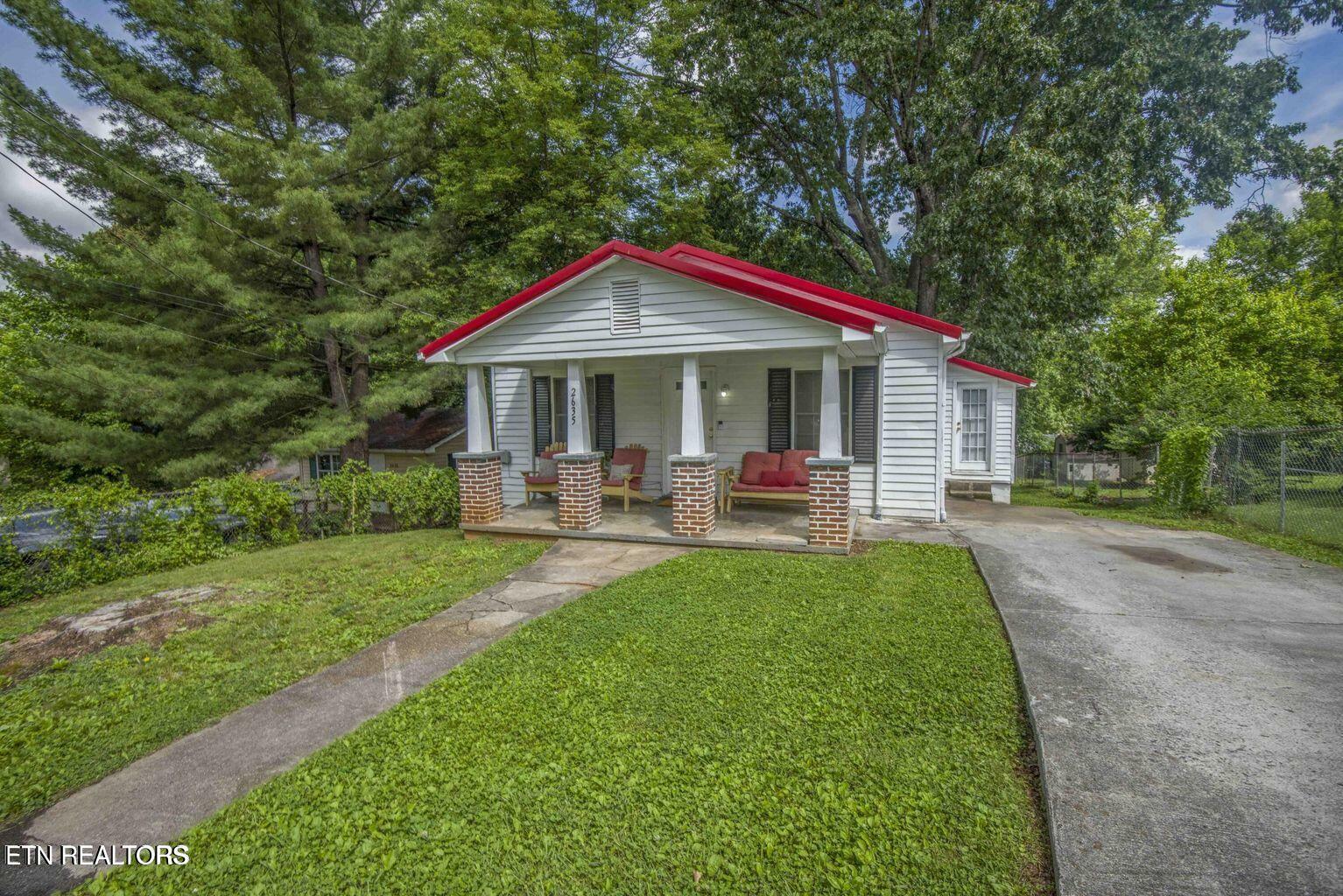 Property Photo: 2635 Gaston Ave TN 37917