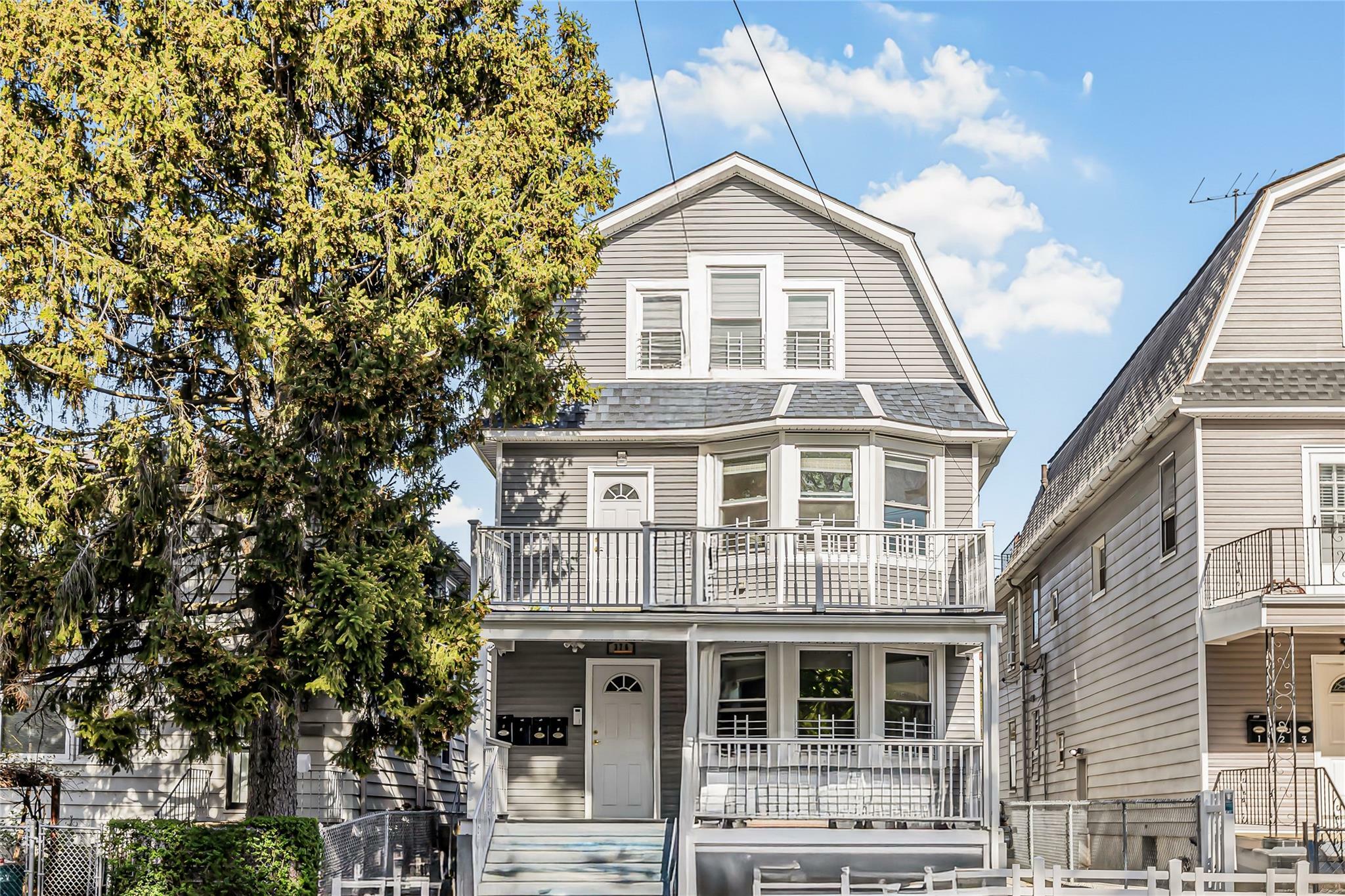Property Photo:  376 Hawthorne Avenue  NY 10705 