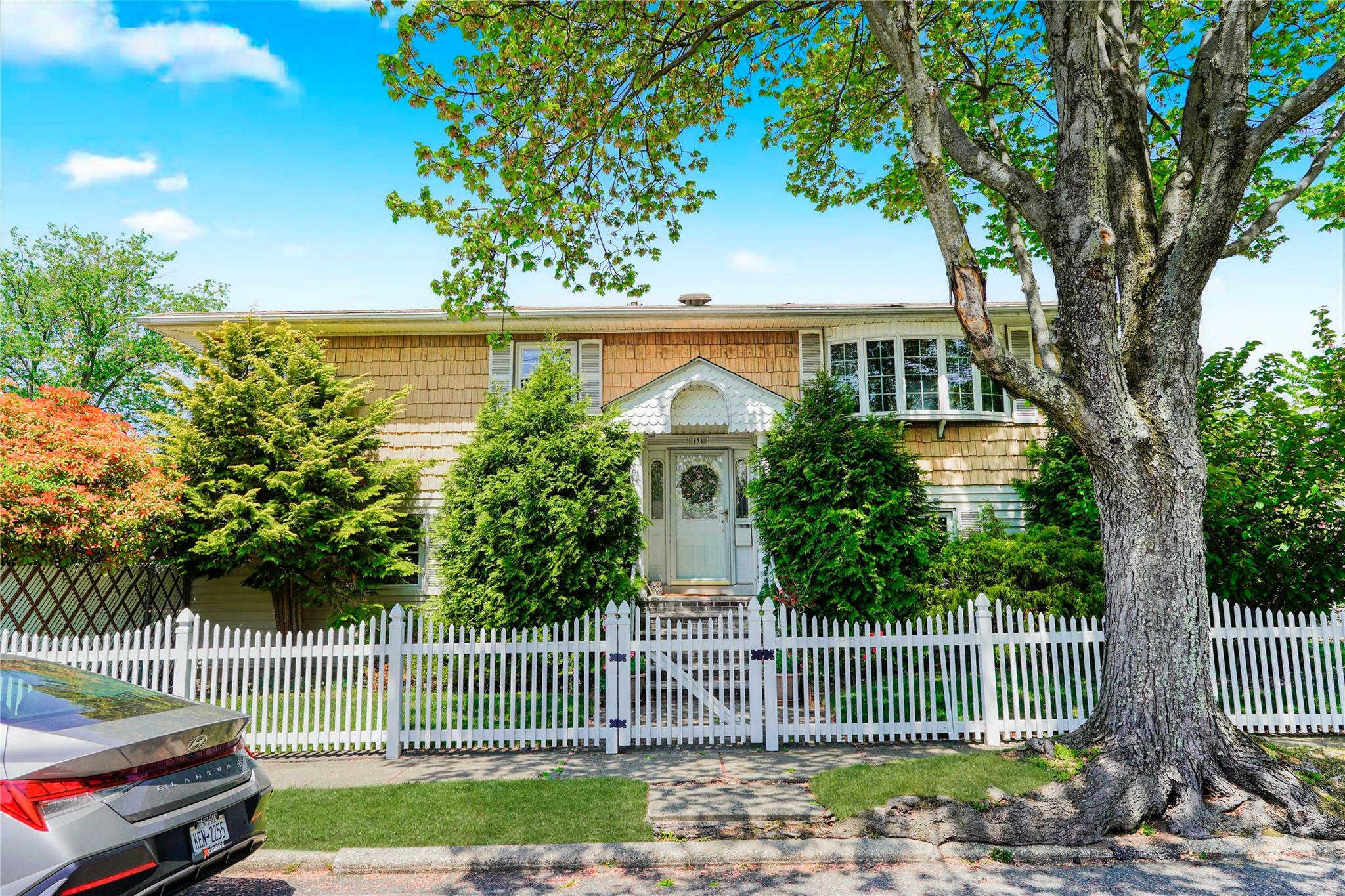 Property Photo: 134 Greaves Avenue NY 10308