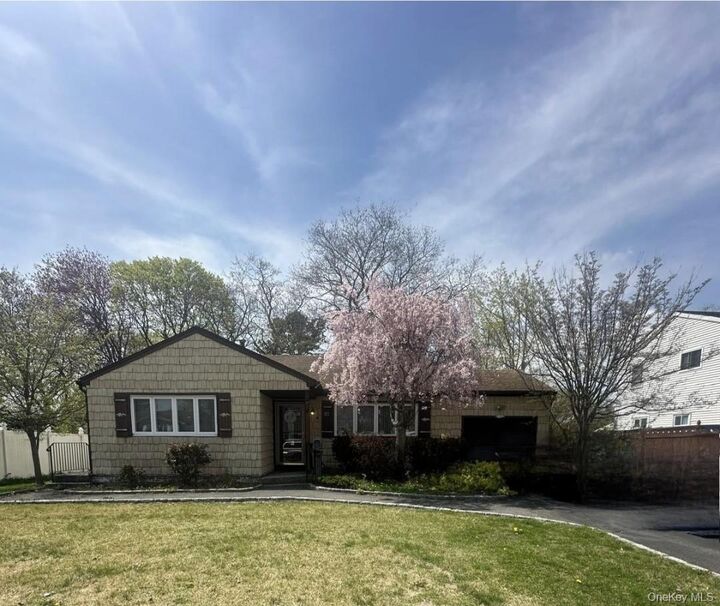 28 Glenda Drive  Deer Park NY 11729 photo