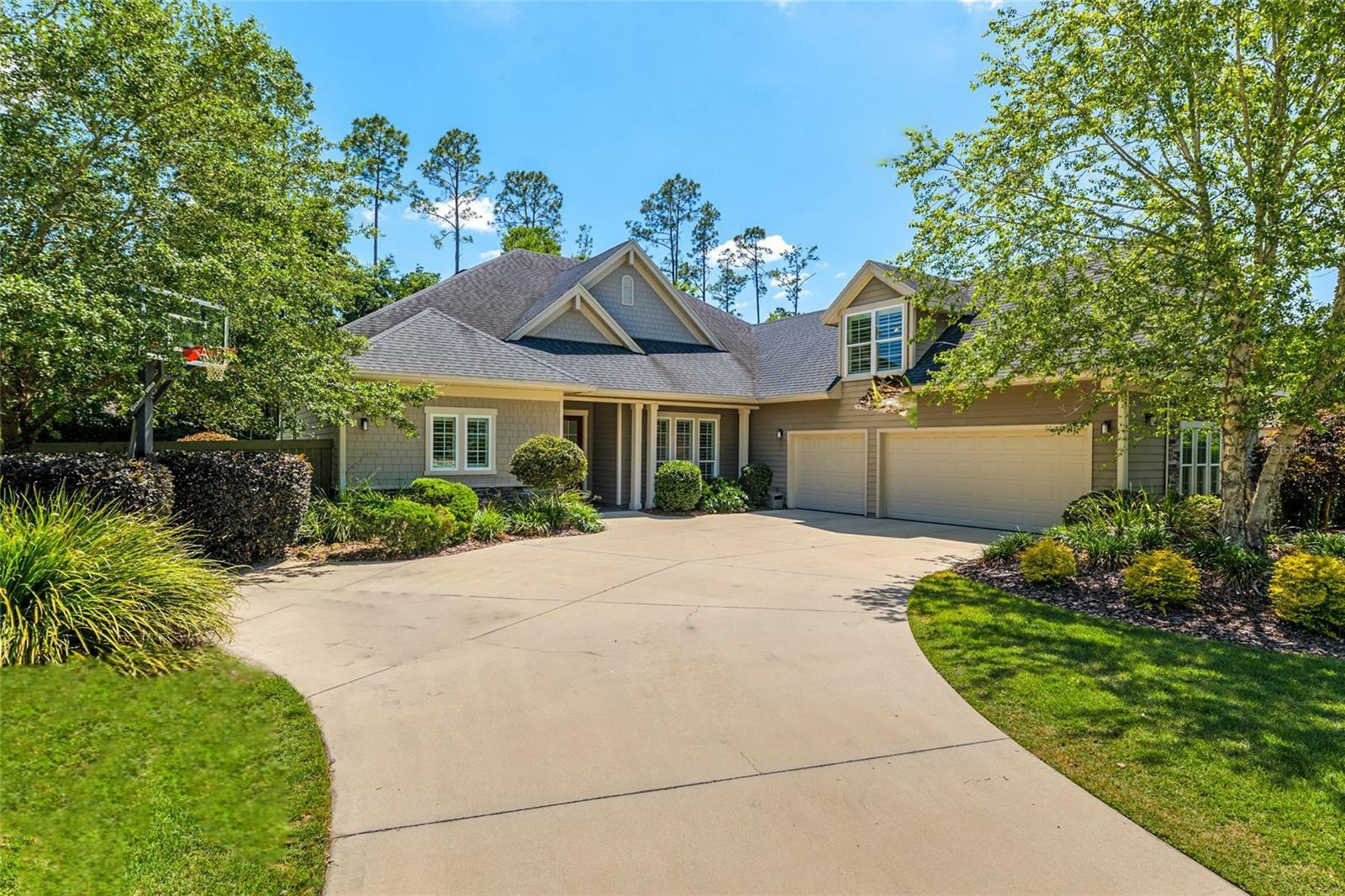 Property Photo: 10371 SW 27th Place FL 32608