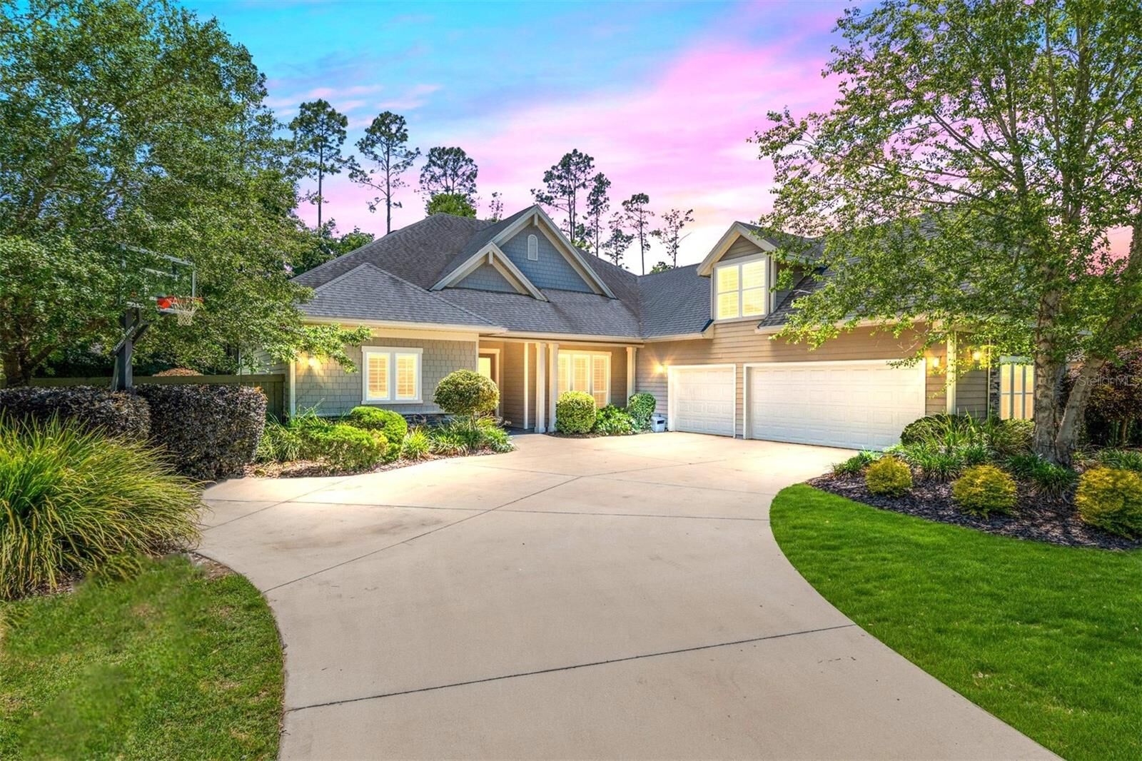 Property Photo:  10371 SW 27th Place  FL 32608 