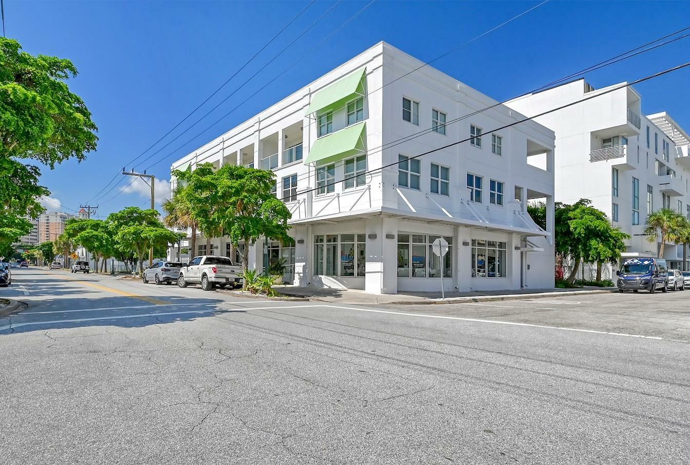 Property Photo: 433 Central Avenue FL 34236