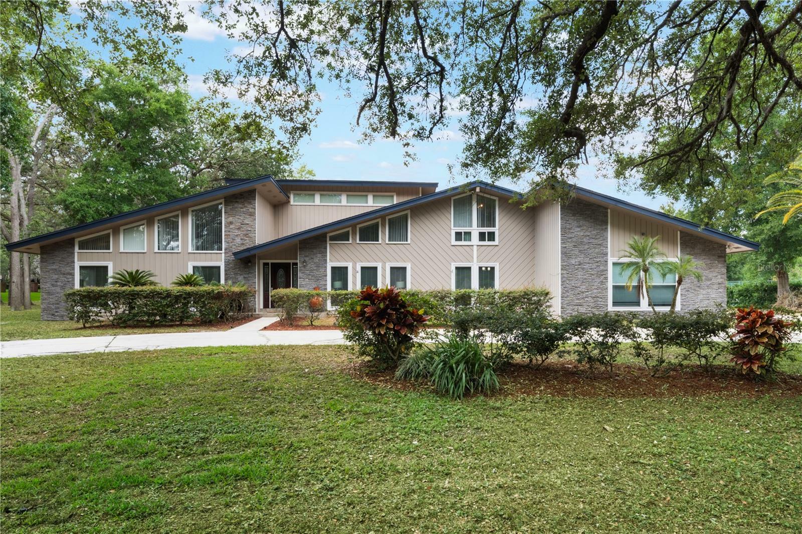 Property Photo: 202 Sweetwater Club Boulevard FL 32779
