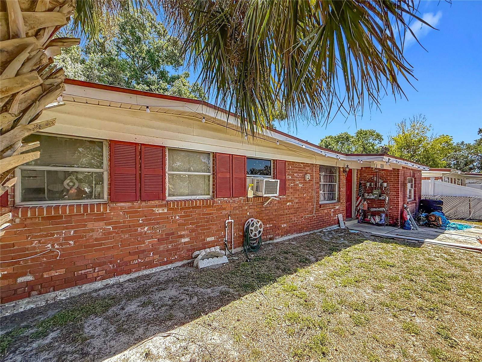 Property Photo: 5905 Myer Street FL 33634