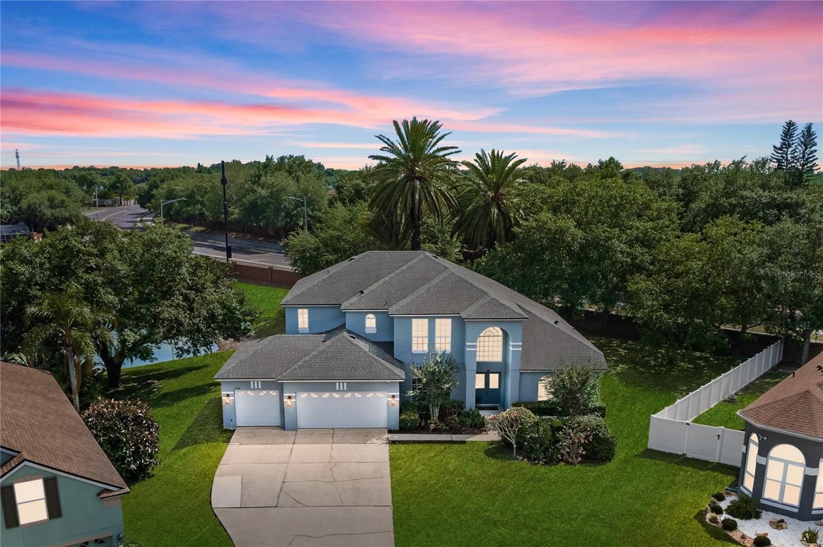 Property Photo:  13044 Lakeshore Grove Drive  FL 34787 