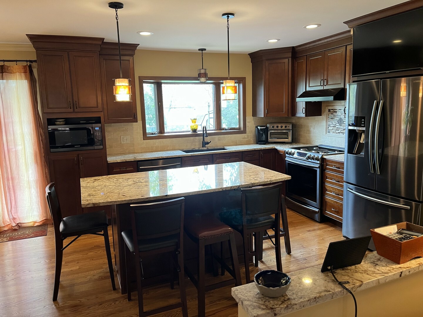 Property Photo: 2N305 Mildred Avenue IL 60137