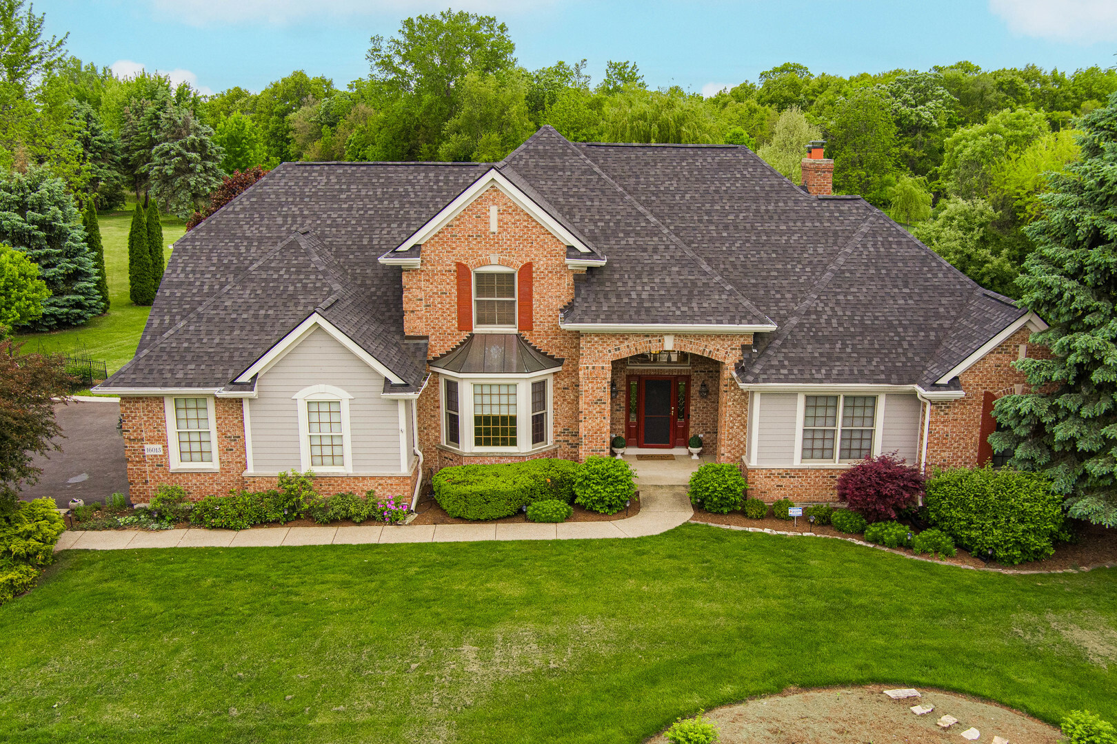 Property Photo: 16013 Hillsboro Drive IL 60142